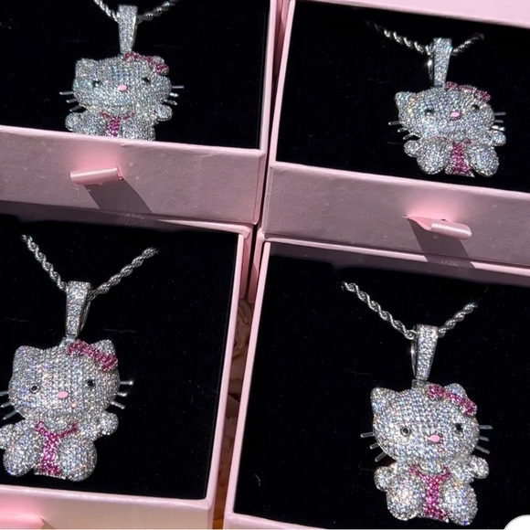 Hello kitty necklace, hello kitty pendant, hello kitty jewelry - Picture 11 of 11